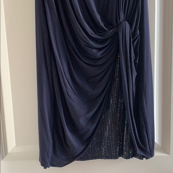 Sleeveless dress - Picture 2 of 4